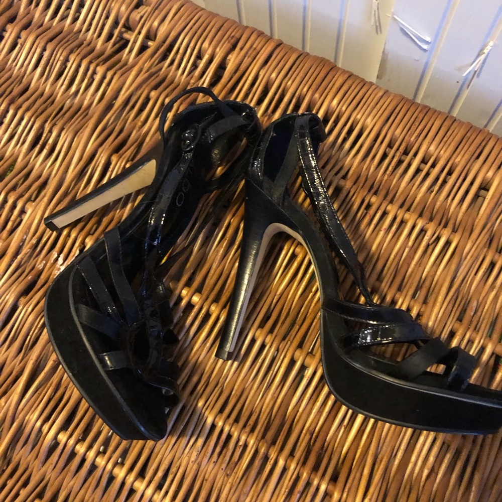 Aldo black platforms.size 6.